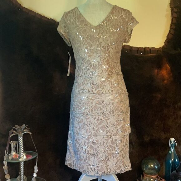 Scarlett Nite by David’s Bridal dress 8 (4573) NWT - Picture 6 of 7